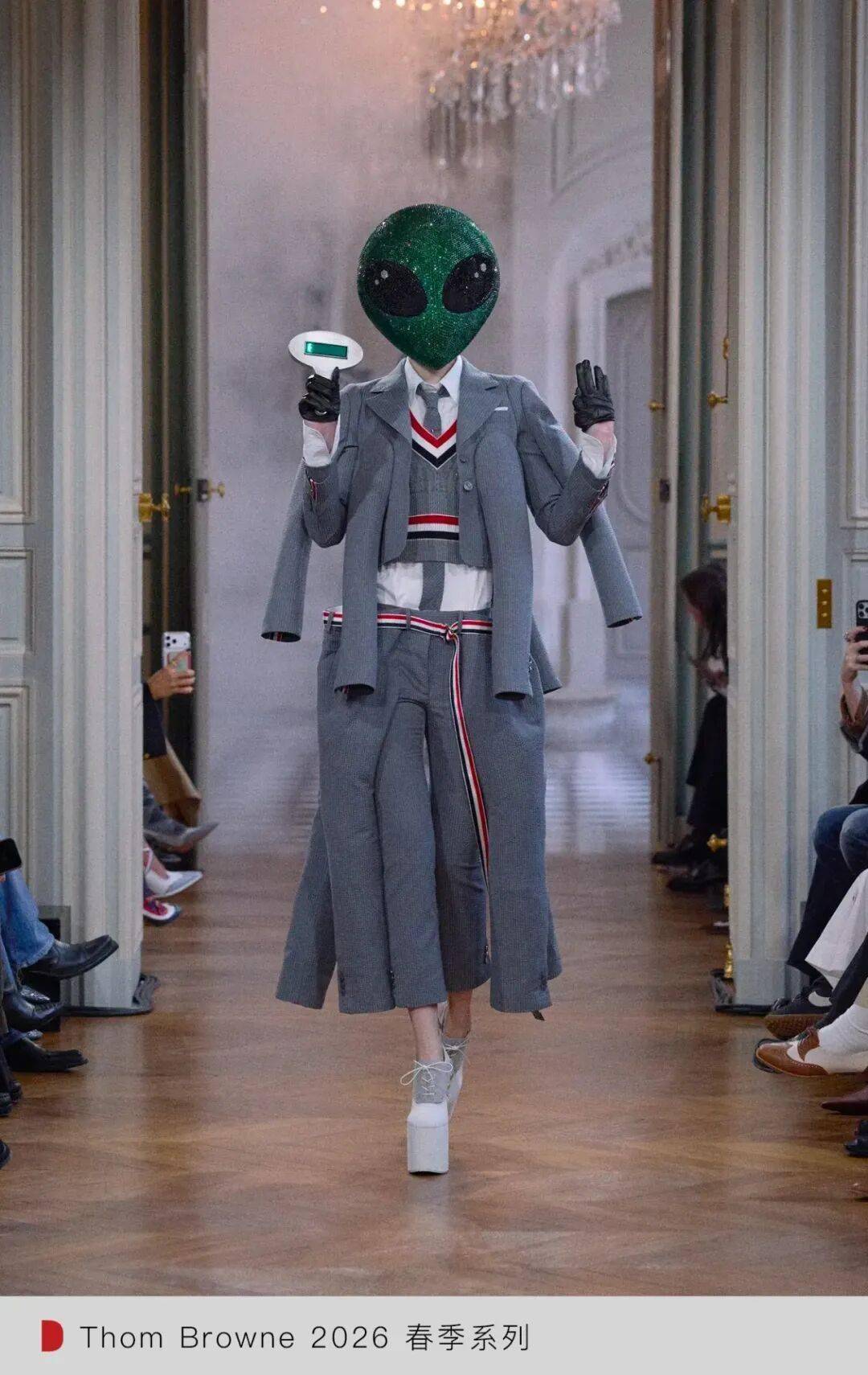 春夏巴黎时装周：谁在逼近国际舞台中心？开元棋牌WWD LIVE 直击 2026(图12)